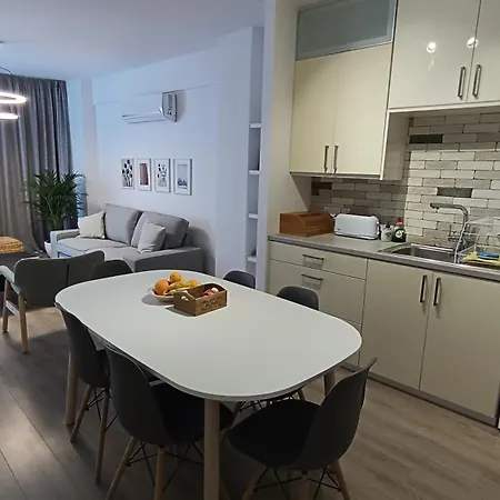 Sunorama Waterfront 拉纳卡